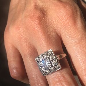 Antique .52 carat diamond ring 6 small diamonds